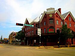 Hotel Loraine Building ^ Moy's Restaurant - panoramio.jpg