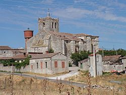 Archivo:Iglesia de San Juan Bautista (Fuentes de Cuéllar) (vista sur)