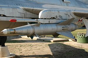 Archivo:K-5M Air-to-Air Missile