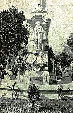 Archivo:La estatua de José María Morelos