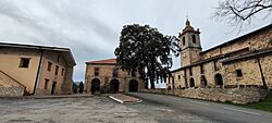 Lezama, centro del pueblo.jpg