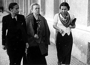 Archivo:Lucía Sánchez Saornil & Emma Goldman