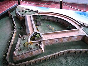 Archivo:Maqueta Castillo Omoa
