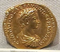 Archivo:Marco aurelio, aureo per commodo cesare, 175-180 ca. 01