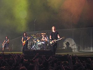 Archivo:Metallica live London 2003-12-19