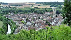 Noyers-sur-Serein église (3).jpg
