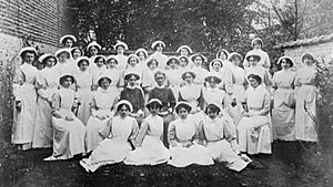 Archivo:Nurse Edith Cavell 1865-1915; Brussels Q70204