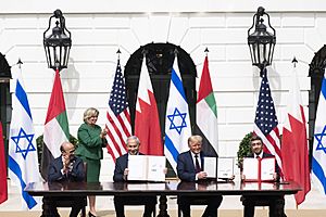 Archivo:President Trump and The First Lady Participate in an Abraham Accords Signing Ceremony (50346677397)