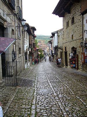 Archivo:Rues de Santillana del Mar (Cantabria)