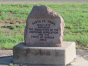 Archivo:Santa Fe Trail marker in Coolidge, KS IMG 5820