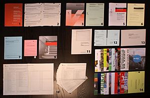 Archivo:Swiss voting material