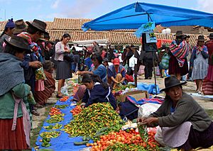 Archivo:Tarabuco market