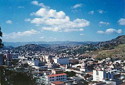 Archivo:Tegucigalpa from La Leona