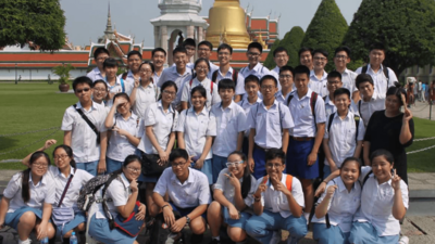Thai students and Singaporean Students