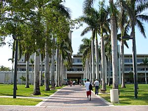 Archivo:University of Miami Otto G. Richter Library