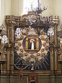 Archivo:Virgen de la Paloma (Madrid) 01