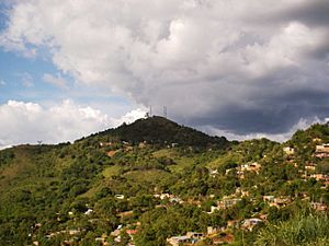 Archivo:Vista del Topo de La Cruz desde el sector La Suiza en la localidad de Paracotos