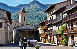 WLM14ES - Carrer de Teixeda els Hostalets d'En Bas, La Vall d'En Bas, La Garrotxa - MARIA ROSA FERRE.jpg