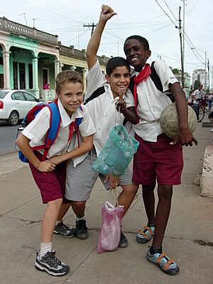 Archivo:Young Boys in School Uniform - Pinar del Rio - Cuba