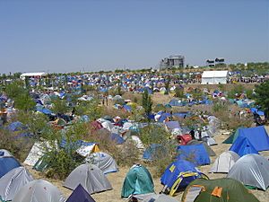 Archivo:Acampada en Festimad 2005