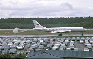 Archivo:Aeroflot Tupolev Tu-104B at Arlanda, July 1968