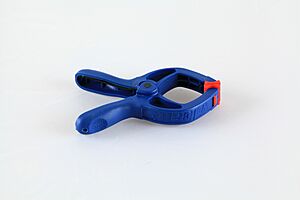 Archivo:Blue clamp 01 ies