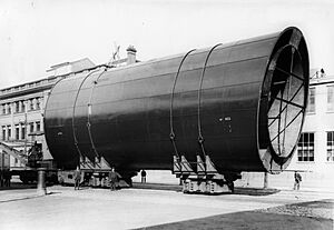 Archivo:Britannic Funnel in transport
