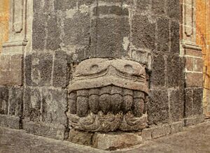 Archivo:Cabeza de serpiente - Centro Histórico de la Ciudad de México