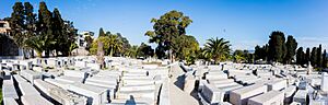 Archivo:Cementerio judío, Tánger, Marruecos, 2015-12-11, DD 36-38 PAN