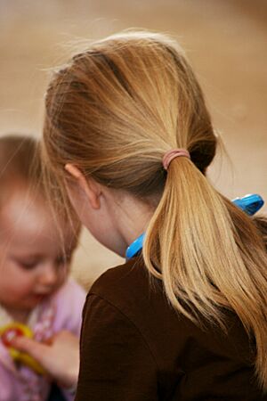 Archivo:Child with a ponytail