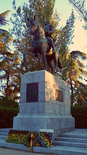 Archivo:Estatua de Simón Bolívar en Madrid, España