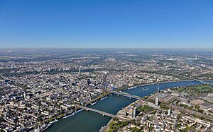 Archivo:Koeln-Luftbild-2012-Cologne-aerial-view-bilderbuch-koeln