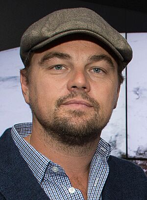 Archivo:Leonardo DiCaprio visited Goddard Saturday to discuss Earth science with Piers Sellers (26105091624) cropped