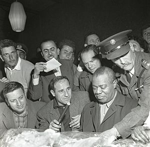 Archivo:Louis Armstrong visit to Israel, 1959 (997009327082505171)