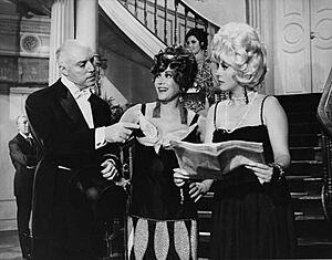 Maurice Jouvet, Elena Lucena y Libertad Leblanc, en La casa de Madame Lulú.jpg