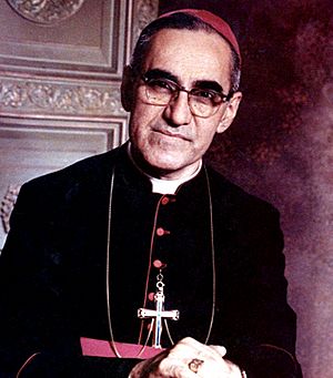 Archivo:Monseñor Romero (colour)
