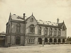 Archivo:Old Parliament House Adelaide 1872