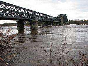 Archivo:Spey in spate at Garmouth
