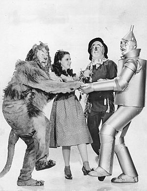 Archivo:The Wizard of Oz Lahr Garland Bolger Haley 1939