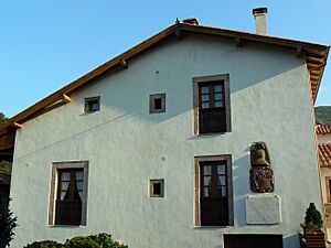 Archivo:Tuña (Tineo) - Casa del General Riego