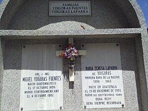 Archivo:Tumba de Ydígoras