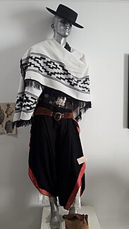 Archivo:Vestimenta del gaucho