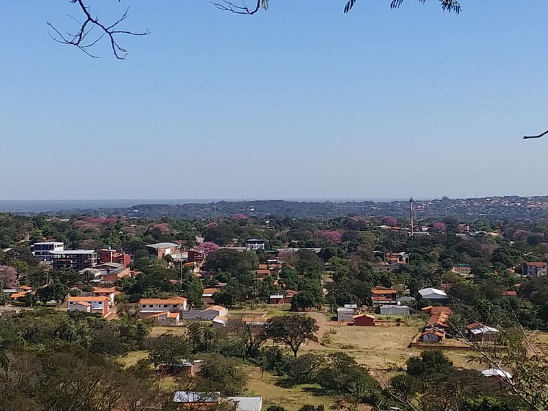 Vista de la perfieria de la ciudad, desde la cima del cerro Ñemby