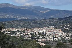 Vue du village de Biot depuis le chemin de l’Orangerie d’Antibes.jpg