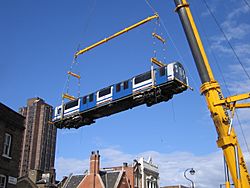 Archivo:Waterloo and City crane 2006 closeup