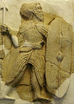 Archivo:Zahhak castle stucco 2