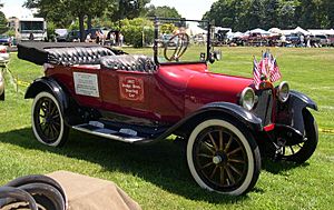 Archivo:1917 Dodge Touring Car