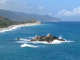 Archivo:2019 Santa Marta - Ensenadas en el Parque nacional natural Tayrona
