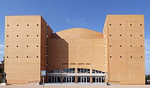 Archivo:Auditorio Municipal Maestro Padilla in Almeria für Theater Konzerte Kongresse erbaut 1992 in Andalusien Spanien - Foto Wolfgang Pehlemann P1110347
