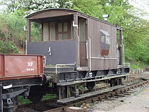Archivo:BR brake van at Colne Valley Railway 2